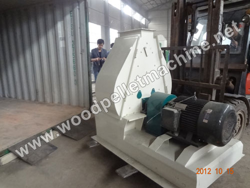 wood hammer mill loading